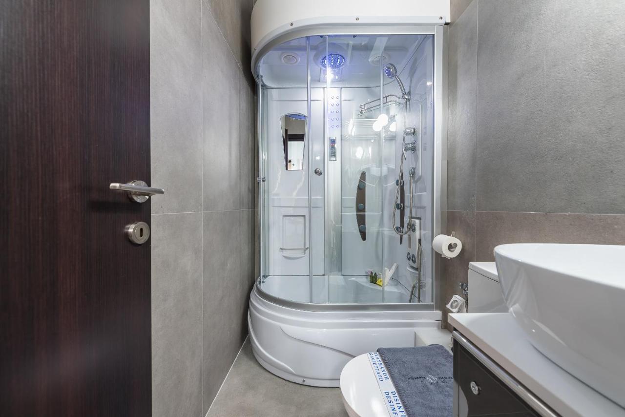 Iguana Gold Luxury Suites 1Min From Ermou Str Atény Exteriér fotografie